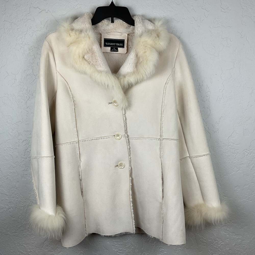 Women's Regent Park White/Cream Fur-Trimmed Button Down Coat